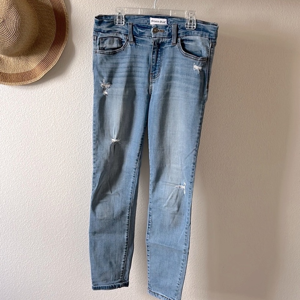 Studio Blue Mid Rise Cropped Jeans